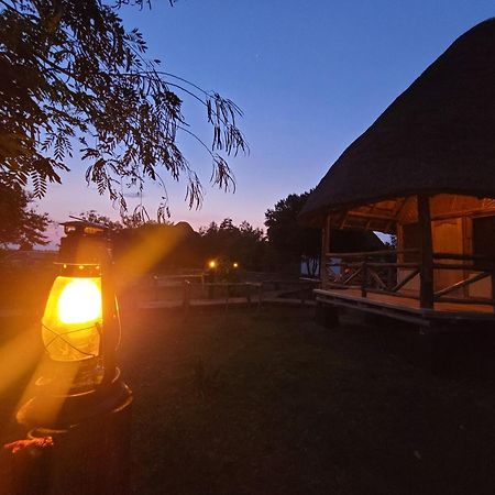 Songbird Safari Lodge & Campsite Katunguru Екстер'єр фото