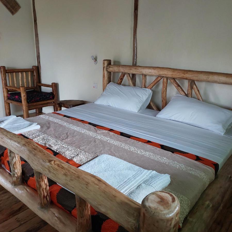 Songbird Safari Lodge & Campsite Katunguru Екстер'єр фото