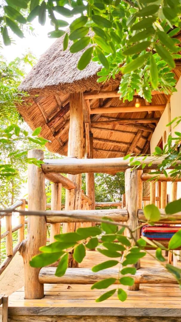 Songbird Safari Lodge & Campsite Katunguru Екстер'єр фото